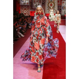 Креп коприна Dolce&Gabbana червени рози на син фон